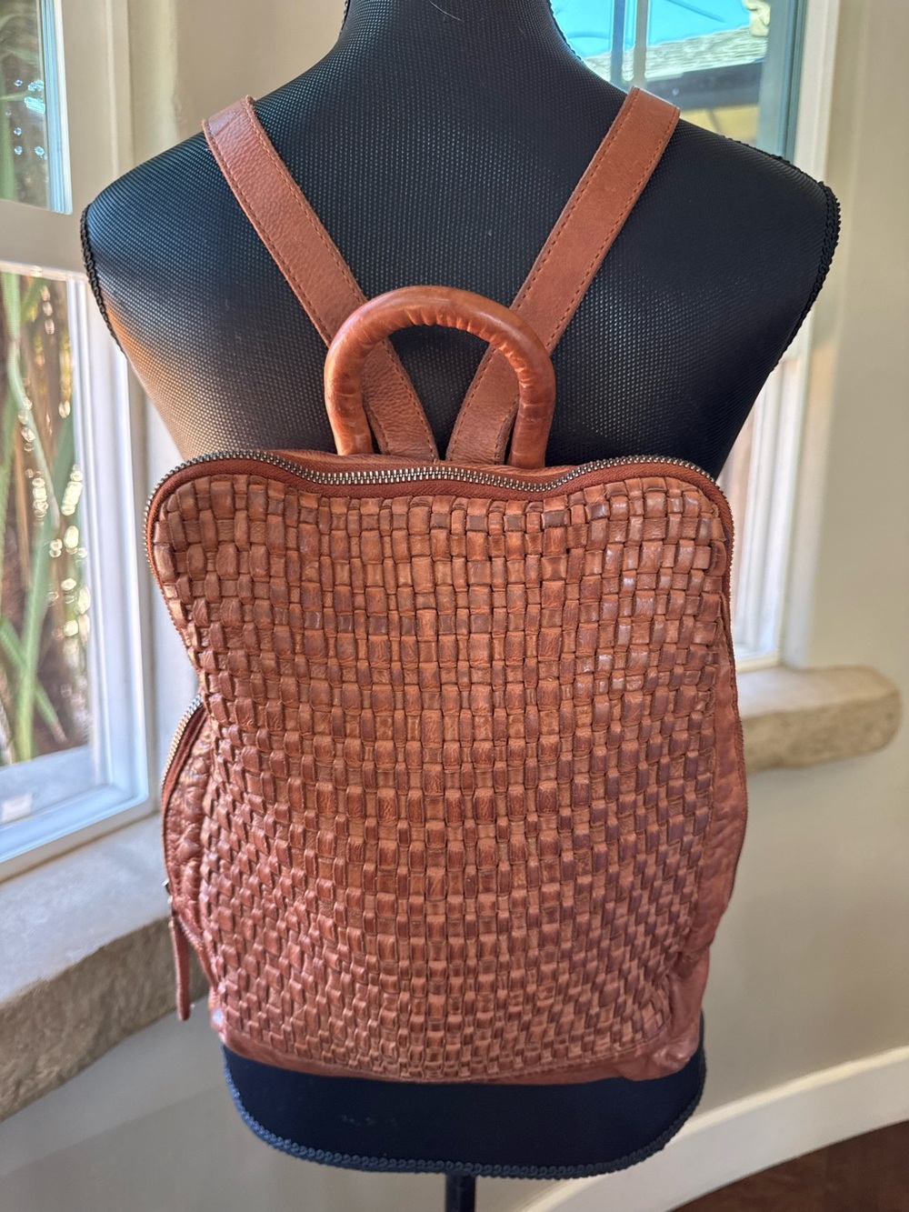 Vilenca Holland Emilia Woven Cognac Leather Backpack + Bonus Wallet